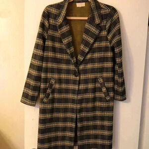 Melloday light coat with pockets.